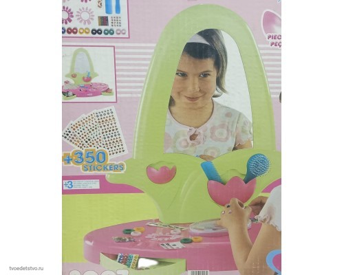 Зеркало с аксессуарами